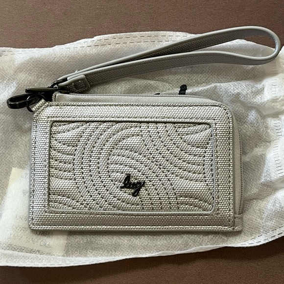 Lug Twirl Matte Luxe VL Wristlet Wallet in Diamond Silver - Picture 1 of 6